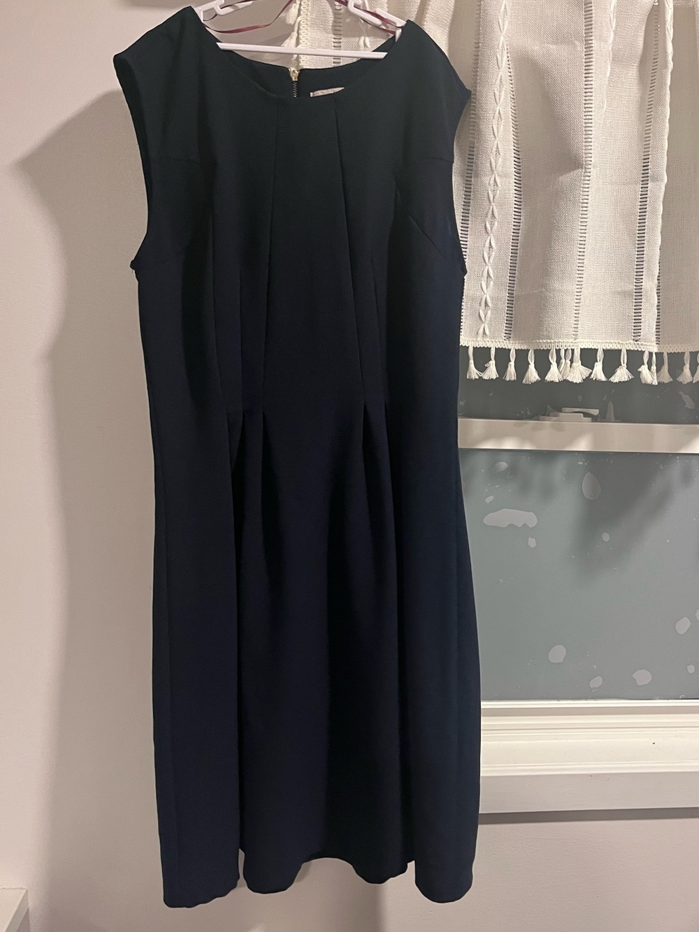 Vintage Sleeveless Trucco Navy Midi Dress – Timeless Pleated Silhouette